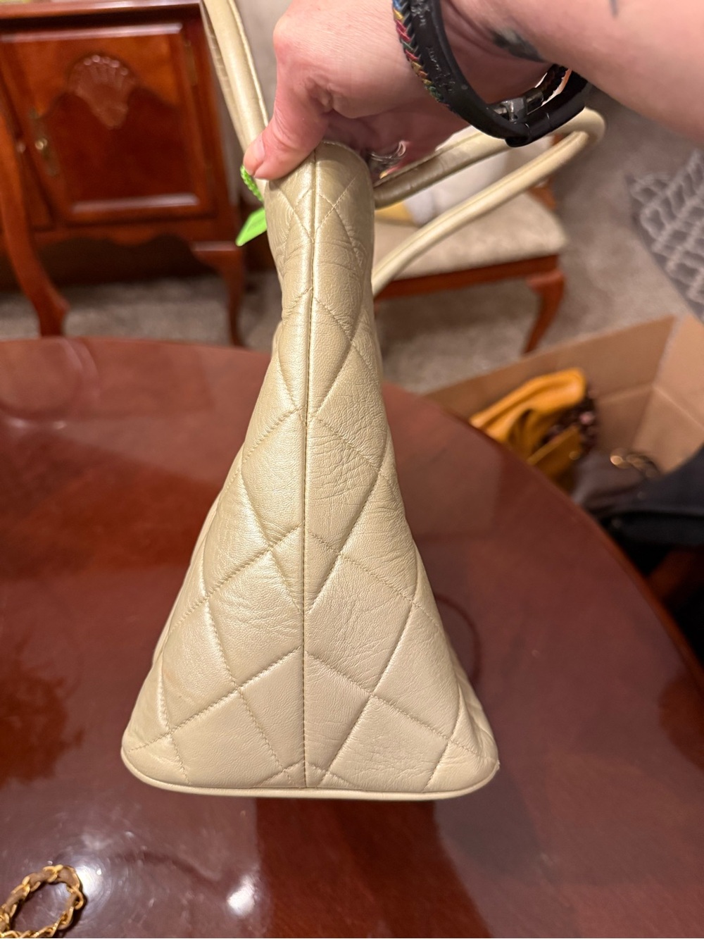 🔥 Chanel Vintage Beige Lambskin Medallion Tote Bag - Picture 5 of 13